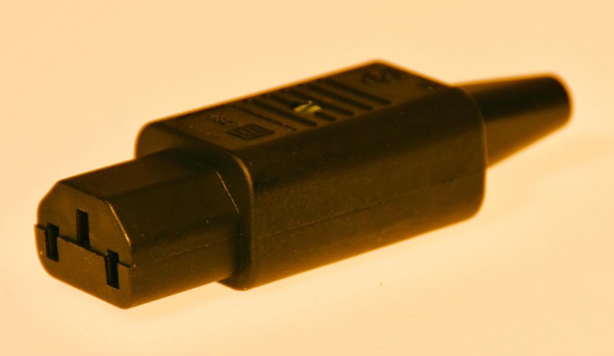 Apparatuttag C13 för sladdmontage - APPARATUTTAG C13 FÖR SLADDMONTAGE
