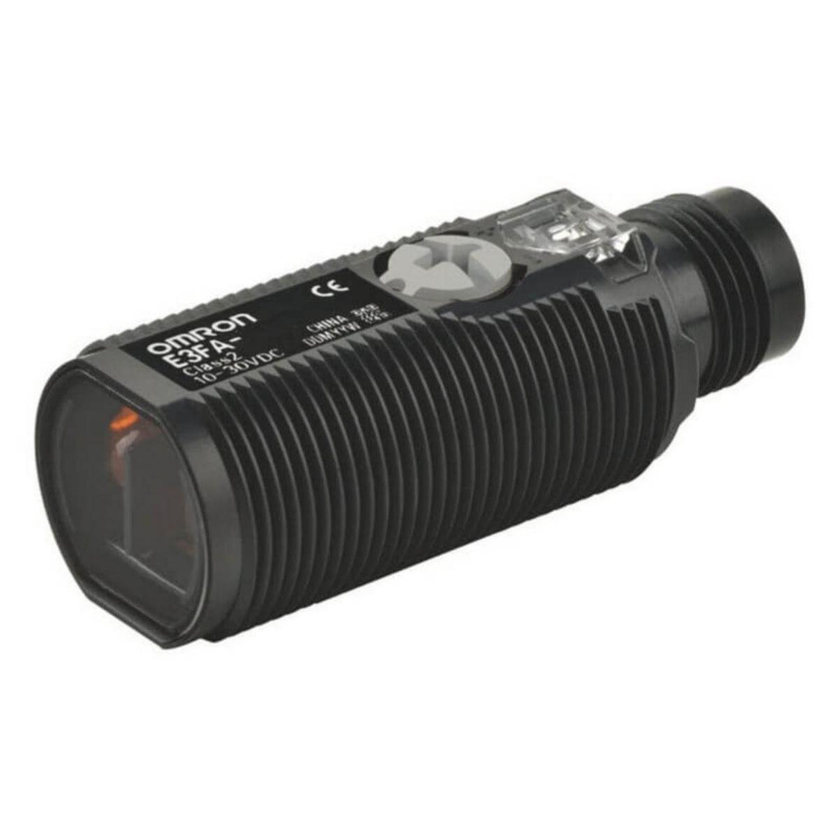 Fotocell E3FA M18 rak plast, Reflexavkännande - FOTOCELL M18 REFL -4M M12 E3FA-RP21
